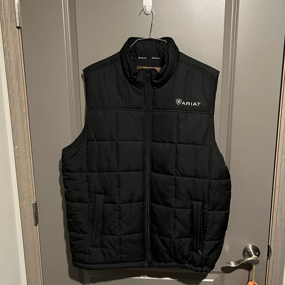 Ariat Men's Black Puffer Vest